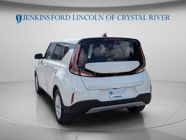 Used 2024 Kia Soul LX w/ Option Group 015 FWD image 9
