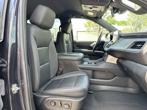 Certified 2024 Chevrolet Suburban LT RWD image 19