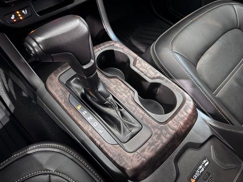 Certified 2021 GMC Canyon Denali image 22