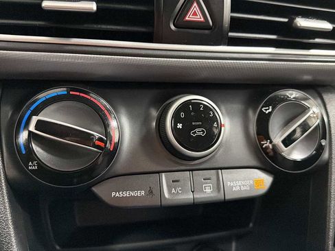 Used 2019 Hyundai Kona SE image 20