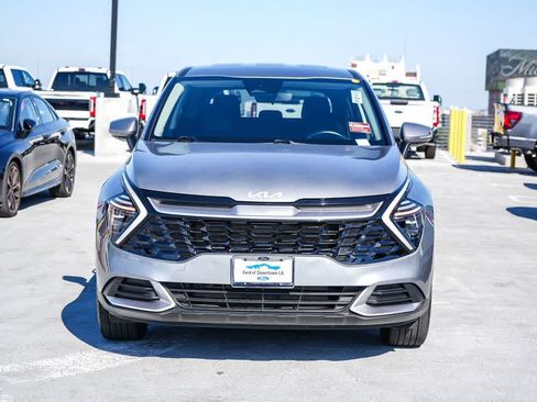 Used 2024 Kia Sportage EX FWD image 2