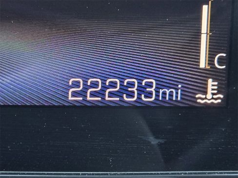 Certified 2025 Chevrolet Trax LT image 29