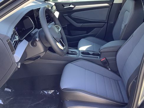 New 2026 Volkswagen Jetta SE FWD image 22