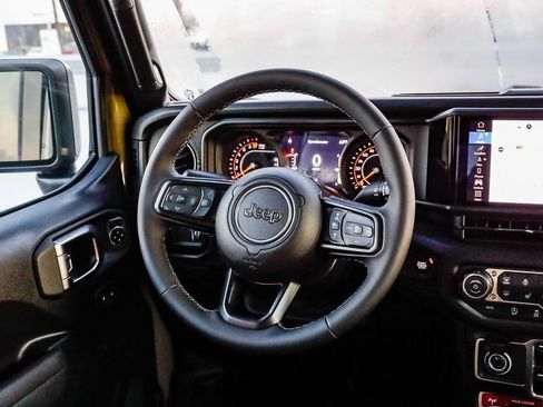 New 2026 Jeep Gladiator Willys AWD/4WD image 18