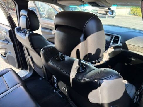 Used 2012 Jeep Grand Cherokee Altitude image 26