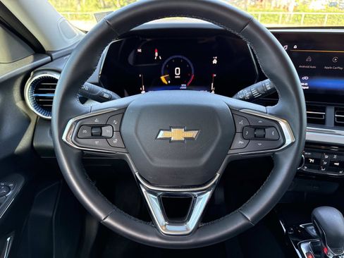 Used 2025 Chevrolet Trax LT w/ Driver Confidence Package image 14