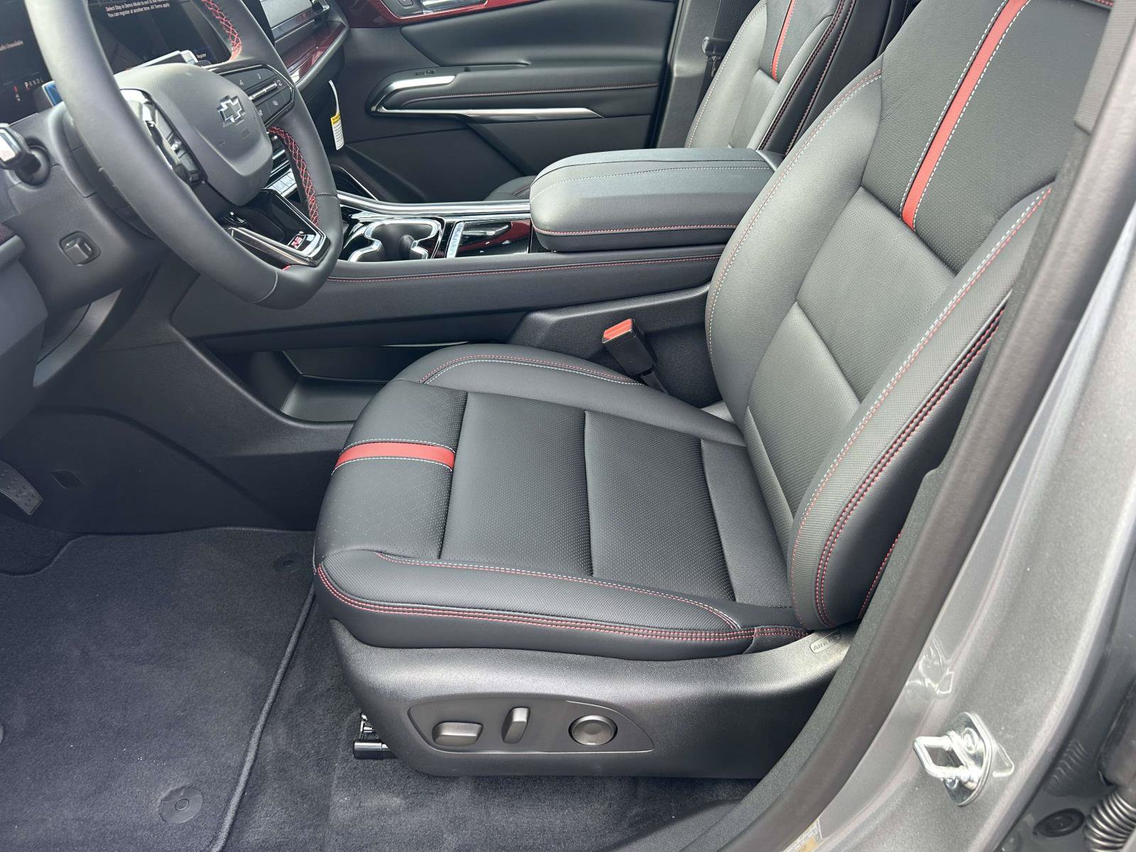 New 2026 Chevrolet Traverse RS FWD image 13