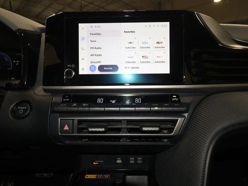 Used 2025 Toyota Camry LE image 16