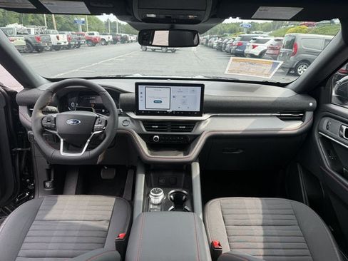 New 2026 Ford Explorer ST-Line w/ ST-Line Street Pack AWD/4WD image 12