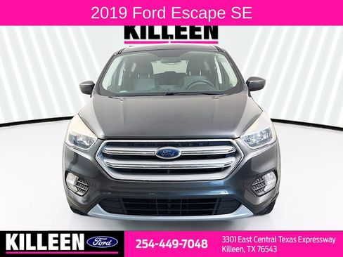 Used 2019 Ford Escape SE FWD image 2
