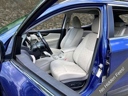 Used 2021 Nissan Rogue Sport SV AWD/4WD image 23
