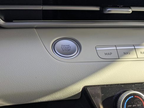New 2026 Hyundai Elantra Limited FWD image 34