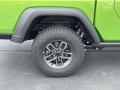 New 2025 Jeep Gladiator Mojave w/ Convenience Group image 35