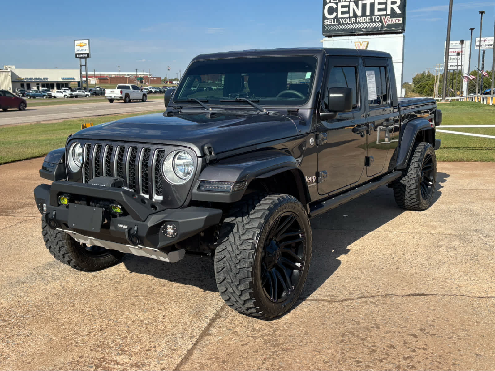 Used 2023 Jeep Gladiator Overland AWD/4WD image 3