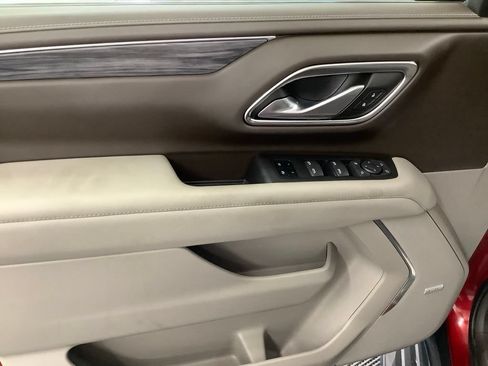 Used 2022 GMC Yukon SLT w/ SLT Luxury Package AWD/4WD image 13