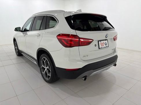 Used 2019 BMW X1 xDrive28i w/ Convenience Package AWD/4WD image 3