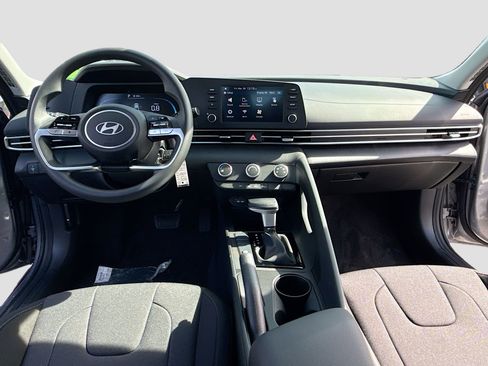 New 2026 Hyundai Elantra SE FWD image 3