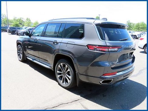 Certified 2022 Jeep Grand Cherokee L Overland w/ Luxury Tech Group IV AWD/4WD image 5