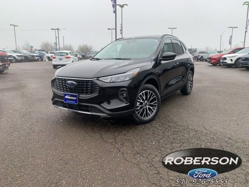 New 2025 Ford Escape SE w/ Class II Trailer Tow Package image 1