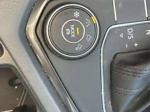 Used 2021 Volkswagen Tiguan S image 8