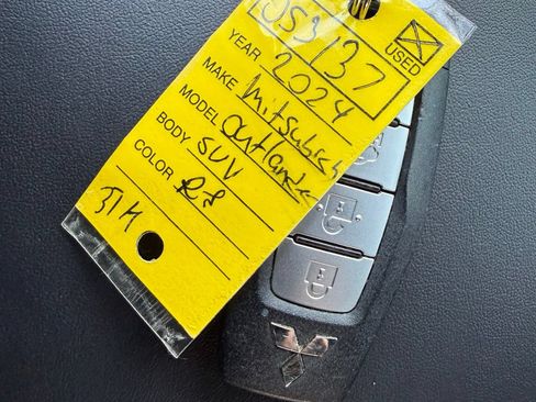 Used 2024 Mitsubishi Outlander SE FWD image 17