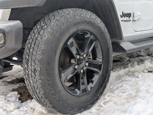 Used 2021 Jeep Wrangler Unlimited Sahara image 23