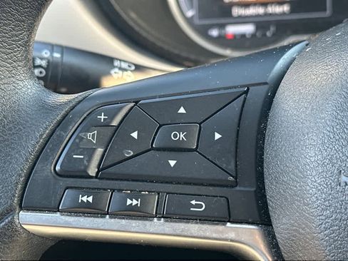 Used 2020 Nissan Versa SV image 17