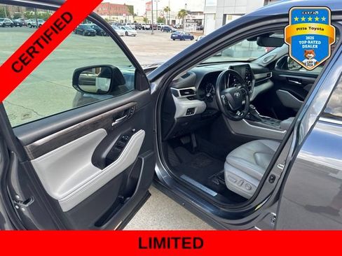 Certified 2020 Toyota Highlander Limited FWD image 9