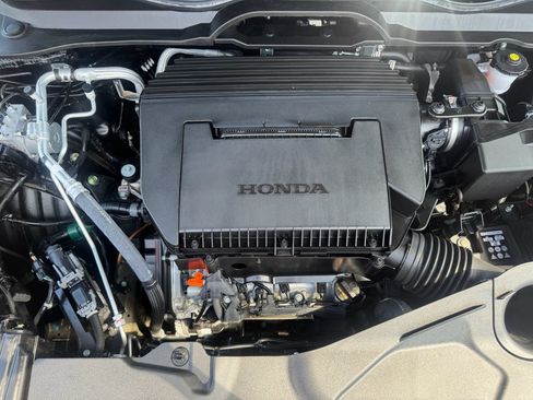 Used 2025 Honda Pilot TrailSport image 30