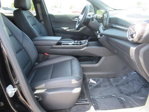 Certified 2026 Chevrolet Equinox LT w/ Convenience Package II FWD image 10
