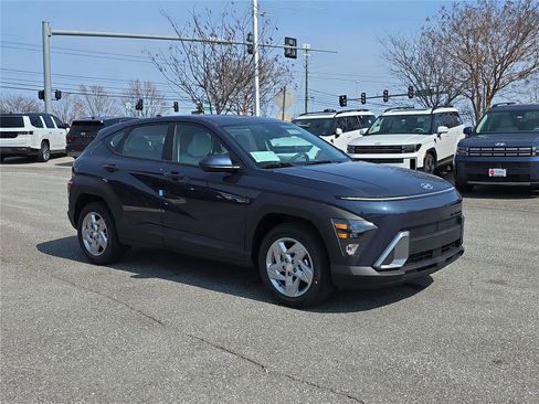 New 2026 Hyundai Kona SE image 2