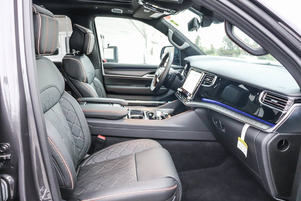 New 2026 Jeep Grand Wagoneer L Summit AWD/4WD image 20