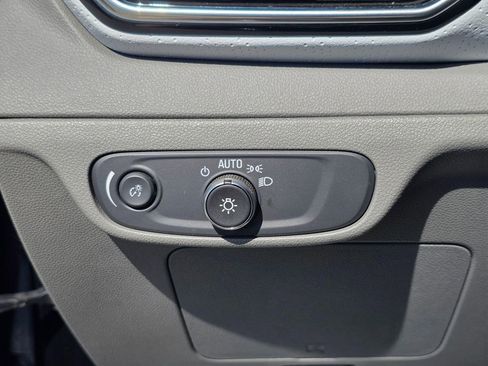 Used 2022 Chevrolet Bolt EUV Premier FWD image 23