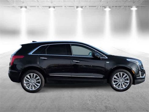 Used 2017 Cadillac XT5 Platinum image 9
