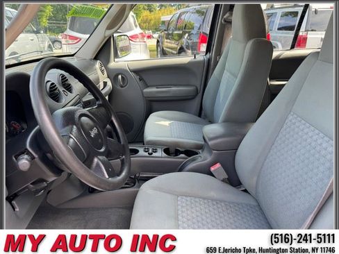 Used 2006 Jeep Liberty Sport w/ Off Road Group AWD/4WD image 22
