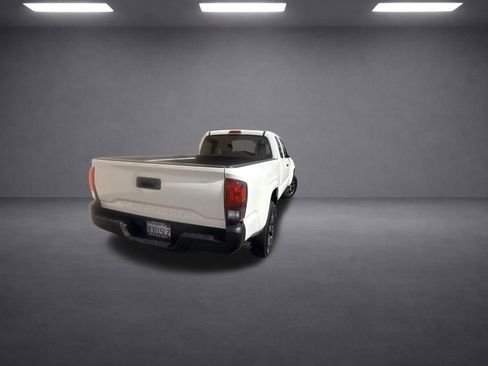 Used 2020 Toyota Tacoma SR RWD image 16