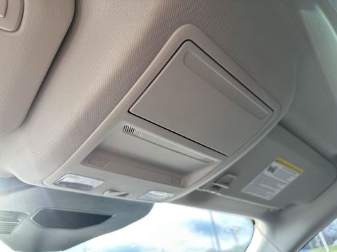 Used 2025 Ford Escape Platinum image 34