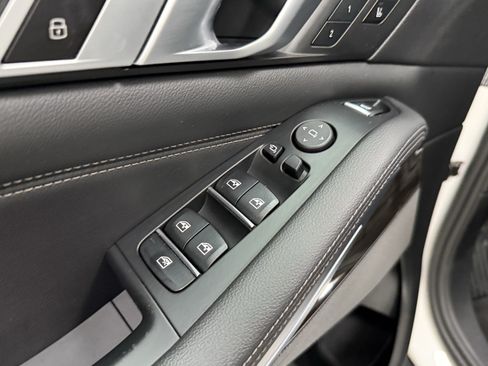 Used 2019 BMW X5 xDrive40i AWD/4WD image 11