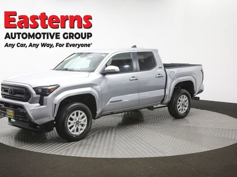 Used 2024 Toyota Tacoma SR5 AWD/4WD image 57