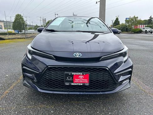 Used 2024 Toyota Corolla SE w/ SE Package FWD image 2