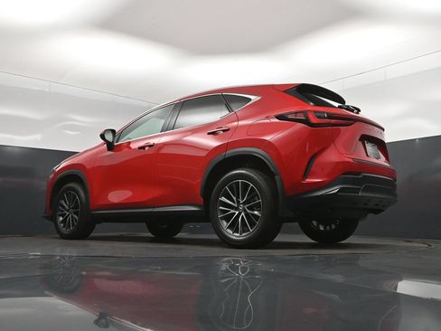 Used 2024 Lexus NX 250 FWD w/ Towing Package (2000 Lbs) image 40