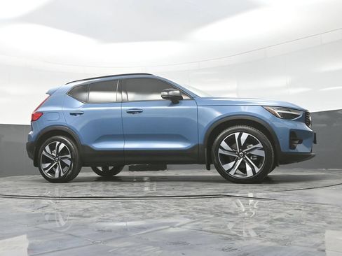 Used 2025 Volvo XC40 B5 Ultra AWD/4WD image 28
