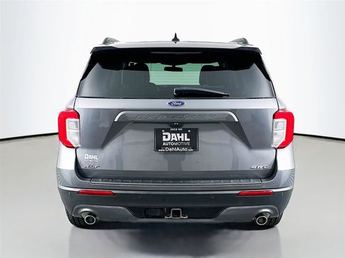 Used 2024 Ford Explorer XLT w/ Equipment Group 202A AWD/4WD image 12