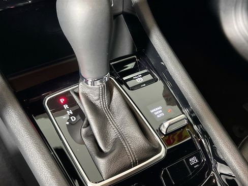 Used 2024 Jeep Compass Latitude w/ Convenience Group image 25