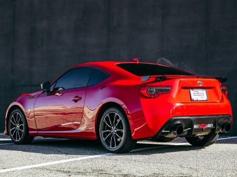 Used 2018 Toyota 86 GT image 9