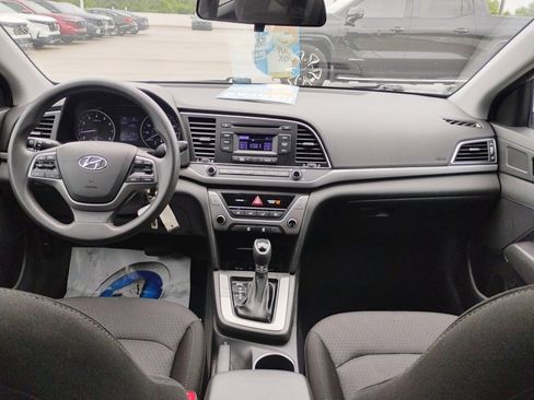 Used 2018 Hyundai Elantra SE FWD image 24