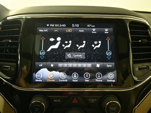 Used 2021 Jeep Grand Cherokee Limited w/ Sun & Sound Group AWD/4WD image 27