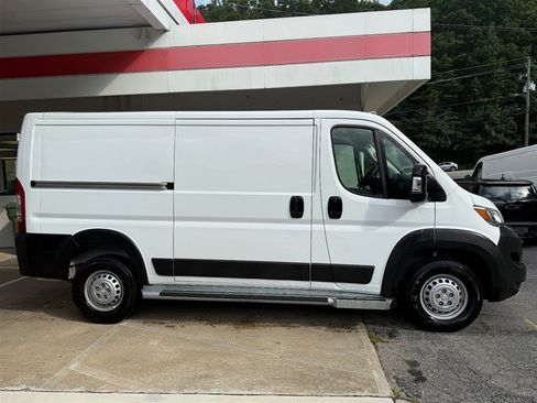 Used 2025 RAM ProMaster 2500 w/ U-Haul Equipment Group FWD image 2