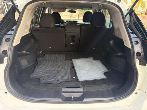 Used 2018 Nissan Rogue S FWD image 23