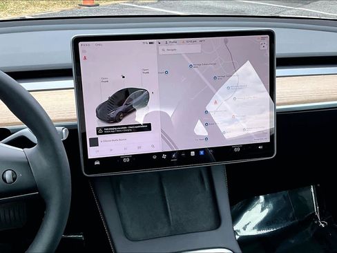 Used 2023 Tesla Model 3 Standard Range image 7